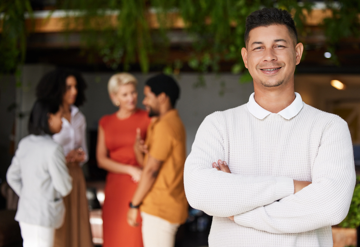 istockphoto-1494557592-1024x1024 business man with arms crossed and pride for career or job